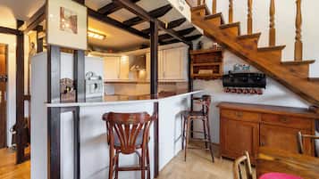 Apartment, Balcony, Mountain View | Private kitchenette | Coffee/tea maker, electric kettle
