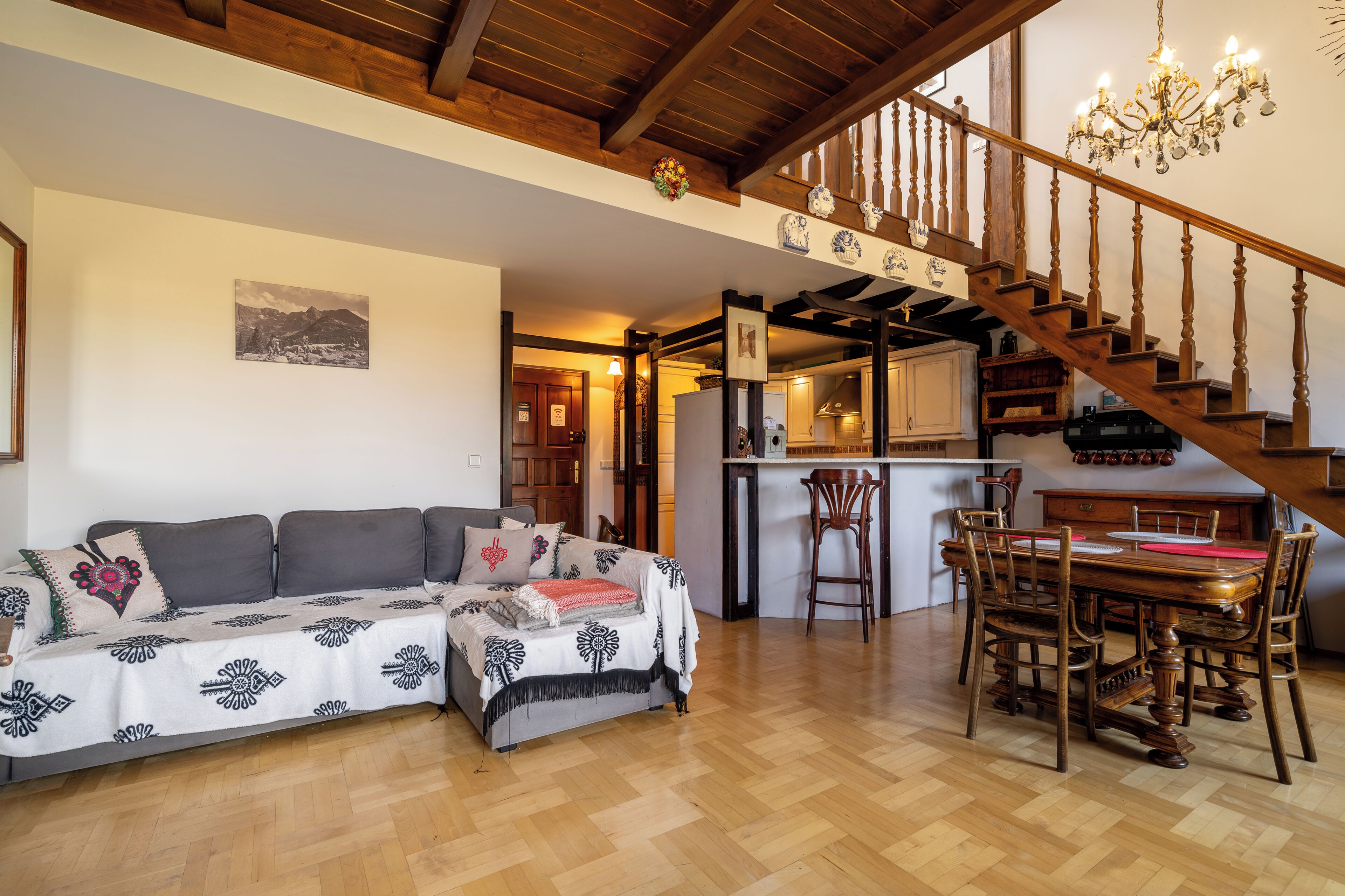 Apartment, Balkon, Bergblick | Wohnzimmer | Smart-TV