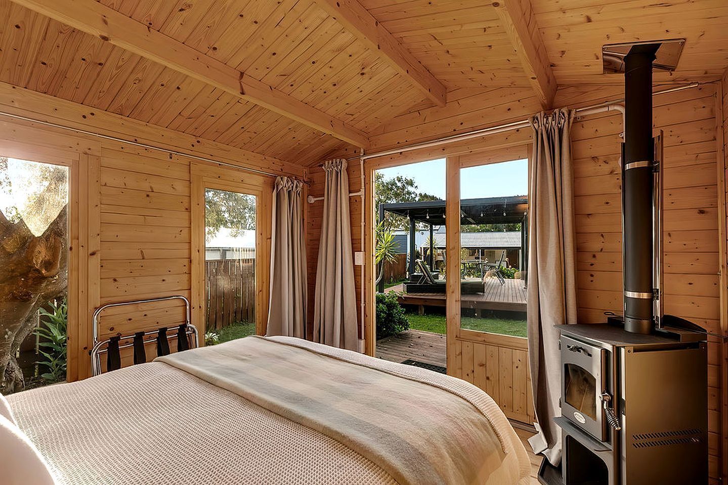 10 bedrooms, desk, iron/ironing board, WiFi