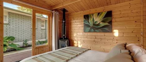 10 bedrooms, desk, iron/ironing board, WiFi