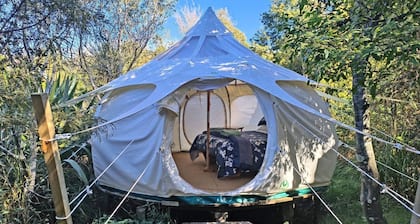 Secluded Island Glamping Retreat with Outdoor Kitchen and Private Bathroom near Oneroa, Waiheke Island