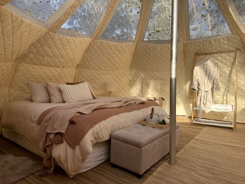 Enchanted Bell Tent Hideaway with Hot Tub and Fire Pit near Lochiel, New Zealand
