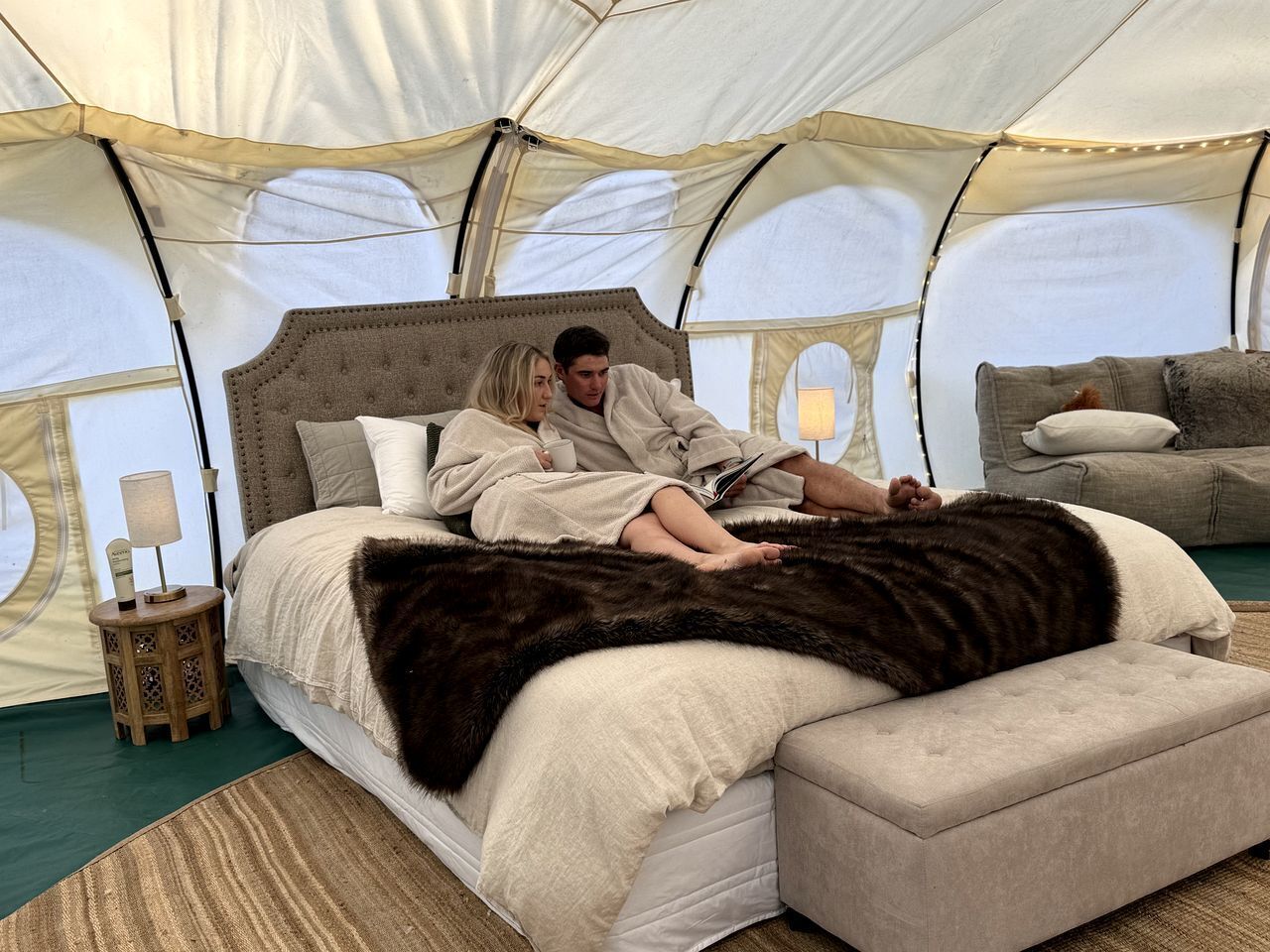 WiFi, bed sheets
