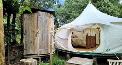 Tranquil Pondside Glamping with Outdoor Kitchen near Wildlife Haven in Waiheke Island, NZ