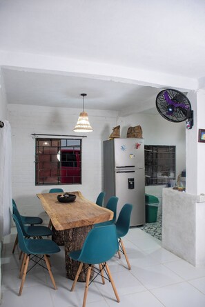Kabin, 4 kamar tidur, Boleh Merokok, balkon | Ruang makan