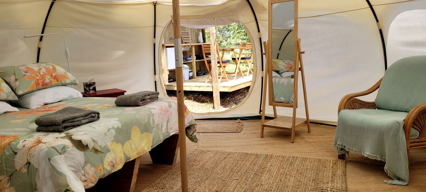 Secluded Glamping Retreat With Private Wine Barrel Bathroom Near Oneroa, Waiheke Island - Auckland