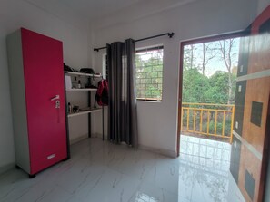 Economy Apartment, Balcony, Valley View