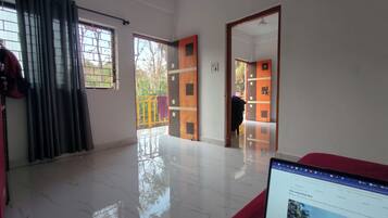 Economy Apartment, Balcony, Valley View
