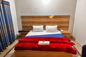 Deluxe Room | Iron/ironing board, free WiFi - Hotel Shelton One (Multan)