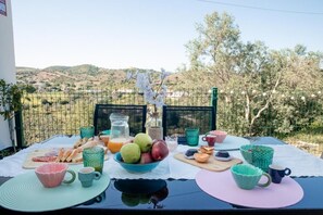 Outdoor dining - Casa Da Maria Tereza- 4 Bedroom Villa Pool & Spa (Tavira)