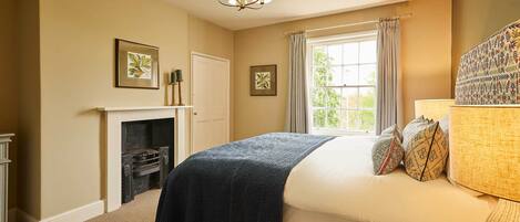 3 bedrooms, desk, iron/ironing board, WiFi