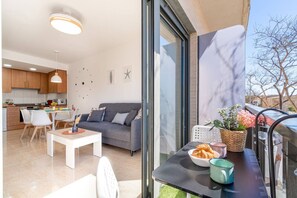 Outdoor dining - Ebro Delta Center | Close to beaches and nature (Deltebre)