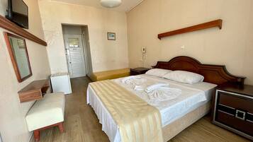 Standard Room, Sea View | Free WiFi
