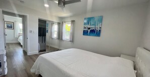 Iron/ironing board, WiFi, bed sheets - Modern Design SoFi Stadium (Los Angeles)