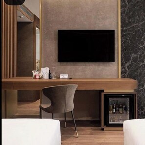 Desk, free WiFi - Zurich Hotel (Ksmail)