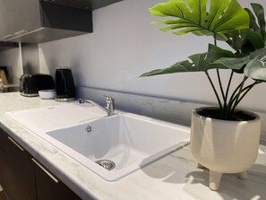 Apartment, 1 Bedroom, Non Smoking | Private kitchen - The Square Apartments Flat 7 (Swindon)
