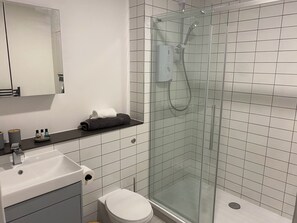 Apartment, 1 Bedroom, Non Smoking | Bathroom - The Square Apartments Flat 7 (Swindon)