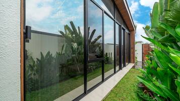 Exclusive Villa, 2 Bedrooms, Sauna, Garden View | Egyptian cotton sheets, premium bedding, in-room safe