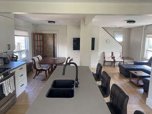 Interior - Cozy Home in Heart of Meaford, the Bay and Recreation just around corner (Meaford)