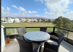 Outdoor dining - Beach Apartment in Amarilla Golf- Sleeps 4 (San Miguel de Abona)