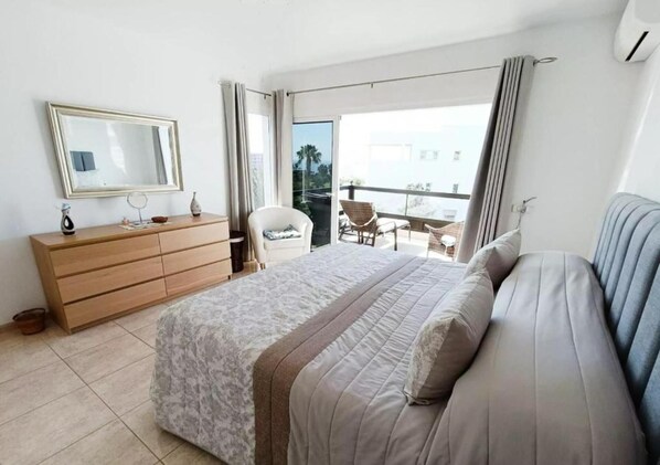 2 bedrooms, free WiFi, bed sheets - Beach Apartment in Amarilla Golf- Sleeps 4 (San Miguel de Abona)