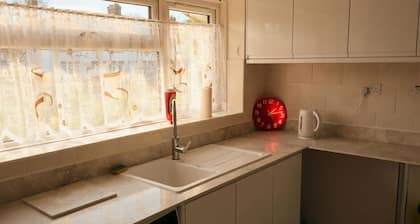 Cosy Central Flat| Perfect for work, families and couples