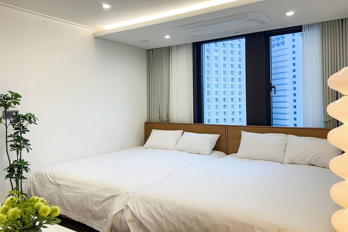 Family Double Room, Multiple Beds, Sea View | Blackout drapes, free WiFi