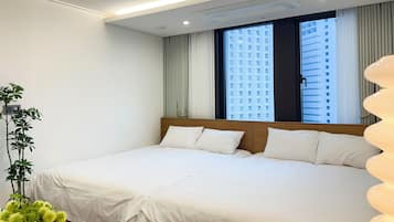 Family Double Room, Multiple Beds, Sea View | Blackout drapes, free WiFi