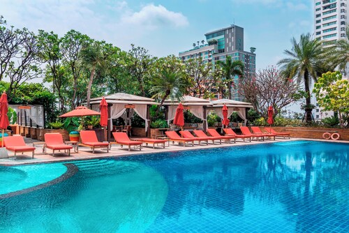 1 Bed Serviced Skyvilla with view