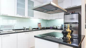 Fridge, microwave, stovetop, coffee/tea maker