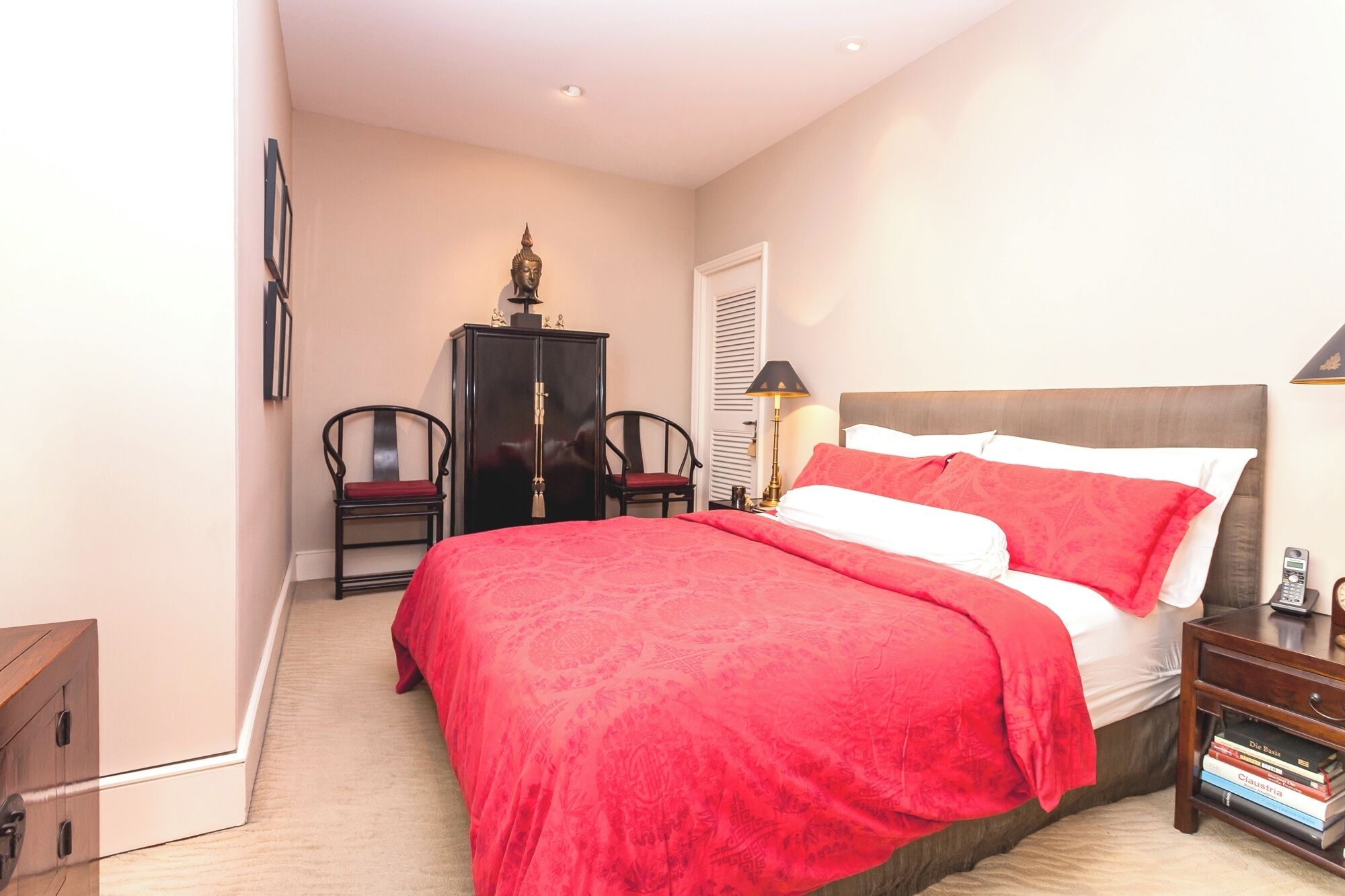 In-room safe, iron/ironing board, free WiFi, bed sheets