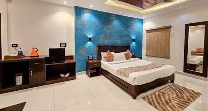 Serenity the villa by Beta Bawarchi