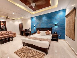 Luxury Villa, Pool View | In-room safe, desk, laptop workspace, soundproofing