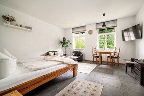2 bedrooms, iron/ironing board, travel cot, free WiFi - Apartment Gesellenkammern in the Hotel Bolter Mühle - quiet location and almost on the Müritz (Rechlin)