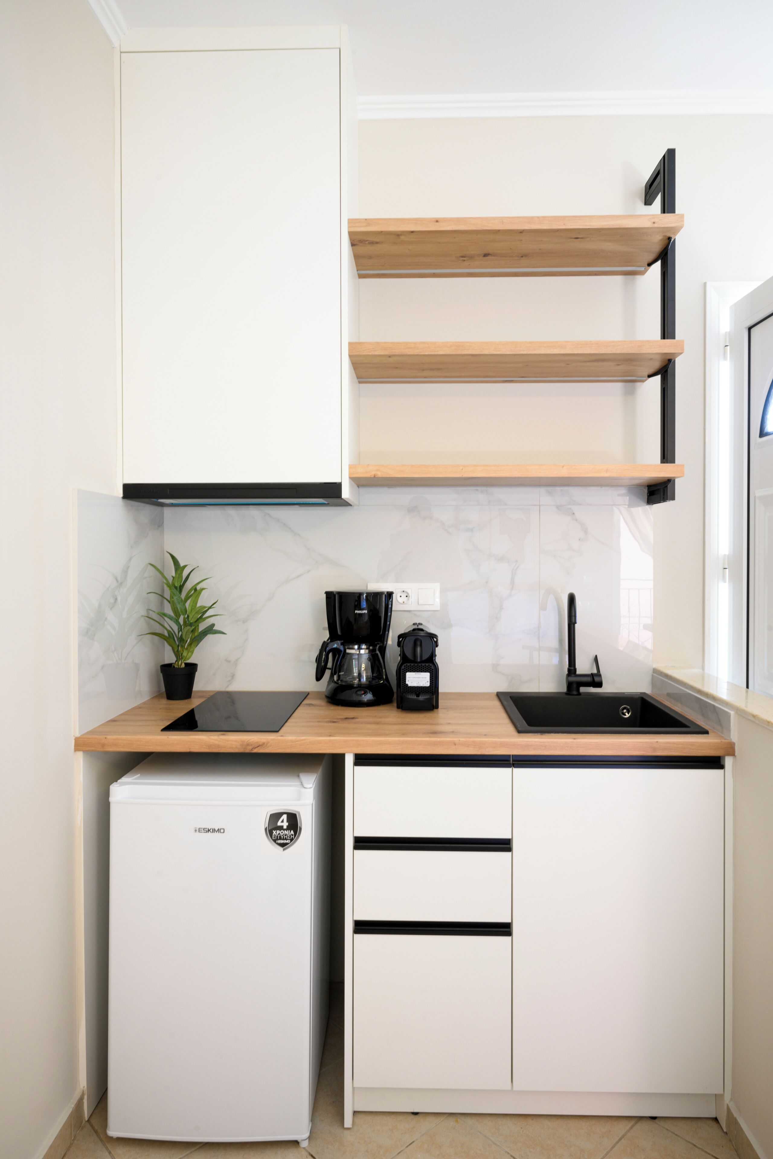 Studio Tiêu chuẩn | Bếp riêng | Tủ lạnh, bếp nấu, dụng cụ nấu nướng/bát dĩa/dao nĩa 
