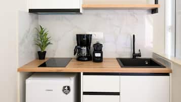 Studio Tiêu chuẩn | Bếp riêng | Tủ lạnh, bếp nấu, dụng cụ nấu nướng/bát dĩa/dao nĩa