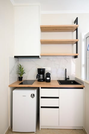 Standard Studio | Private kitchen | Fridge, stovetop, cookware/dishes/utensils - ML Houses Lefkada (Lefkada)