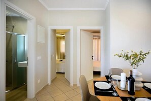 Deluxe Apartment | Dining - ML Houses Lefkada (Tsoukalades)