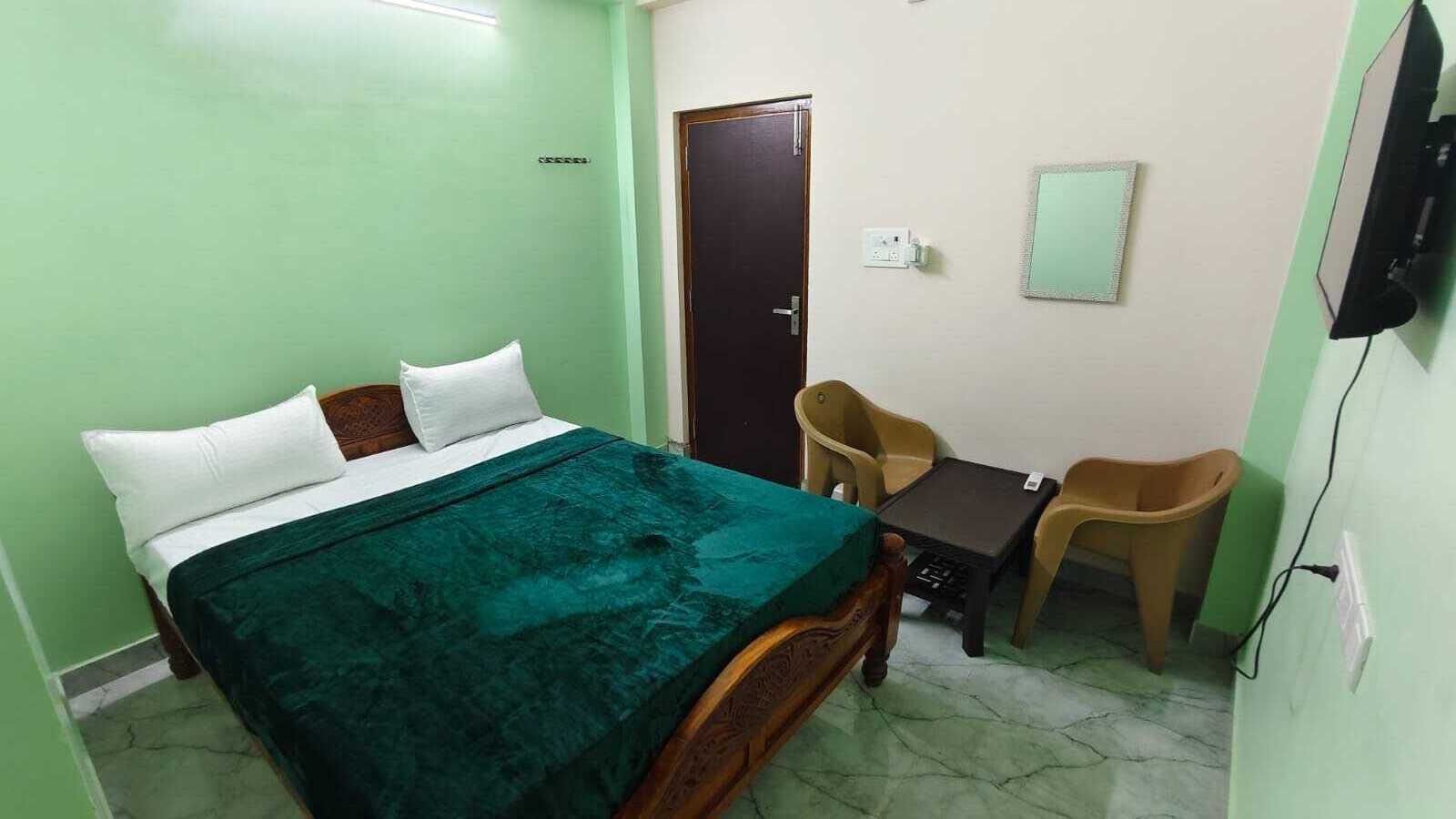 Deluxe Double Room, Balcony | Desk, free WiFi