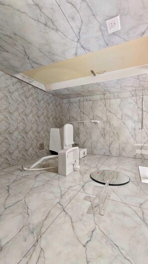 Familien-Vierbettzimmer, 2 Queen-Betten | Badezimmer