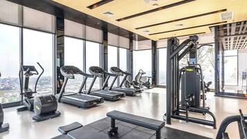 Quarto, 1 quarto, acessível, varanda | Sala de fitness