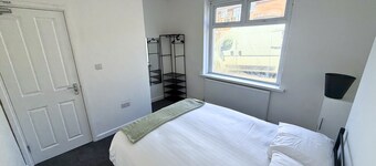 6 Bedroom House for up to 10 People