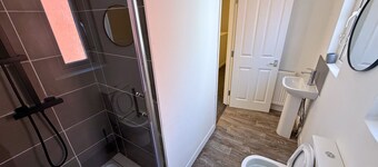 6 Bedroom House for up to 10 People