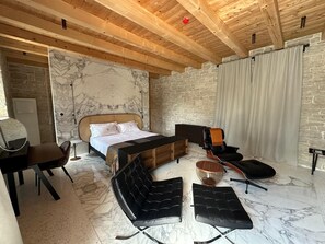 Suite, Gartenblick | Zimmersafe, Schreibtisch, Verdunkelungsvorhänge, schallisolierte Zimmer