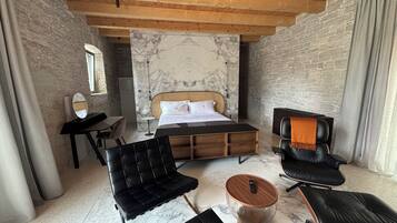 Suite, 1 King Bed, Terrace, Garden View | In-room safe, blackout curtains, soundproofing, free WiFi