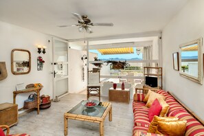 TV - 2 bedrooms apartment with direct access to the beach CBL4 (Port d´Alcudia)