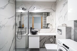 Appartement, balcon | Salle de bain