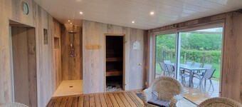 8-person gîte with sauna and garden