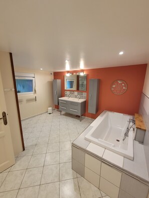 Bathroom - Vrbo Property (Anor)