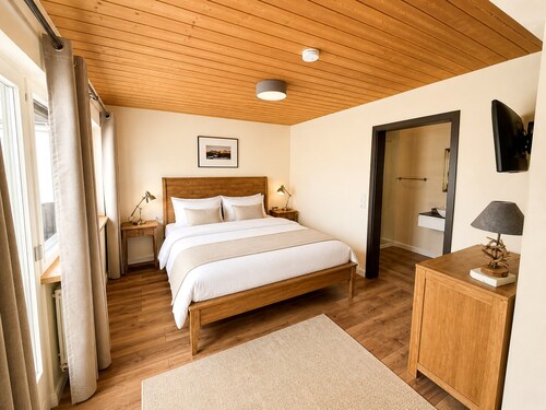 Bed & Breakfast 'Chalet Suite' mit Bergblick, privater Terrasse und WLAN